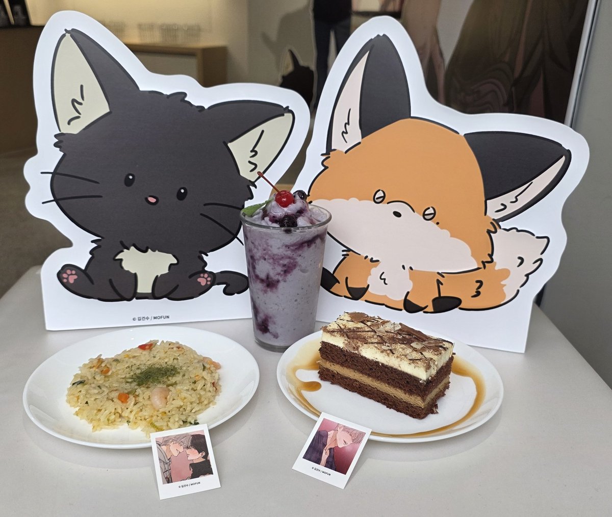Number_00920's tweet photo. 등신대들도 너무 귀엽고, 음식도 진짜 맛있었어🧡🖤
권태영 생일츄카 자리까지 ><

진짜 힐링 그 차체였어여🫶

#스비하 #김건수 #모펀 #콜라보카페 #모펀스비하후기 https://t.co/PsoemoQyOd