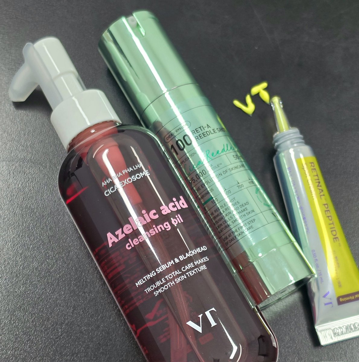 vtcosmetics_jp's tweet photo. #EVENT

毛穴に悩みまくっている担当者の愛用品！

最近、特に気になる部分をこのアイテムたちで集中ケアしてたら、小鼻や顎の下の皮脂までかなり落ち着いた感じがするんです…！！😭✨

プライマーを塗り忘れても、ファンデの上から毛穴がぽっかり目立つことが減りました👁️__👁️✌🏼
ということで！

皆さんにも効果を実感してほしいので、 抽選で【3種セット】をプレゼントいたします🎁

💛参加方法
①公式アカウントをフォロー
②この投稿をいいね＆リポスト
③「試してみたい理由」をコメント

💛〆切
 7月8日