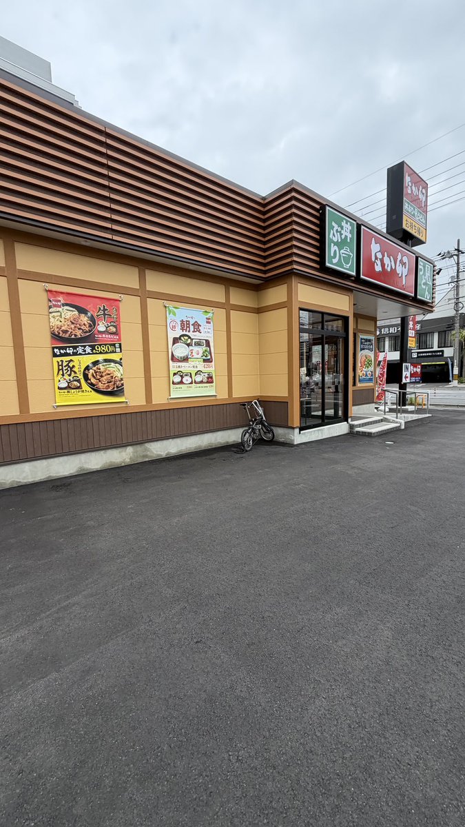 riverstone_is's tweet photo. 陸運支局に行く道になか卯が出来てました

トラックだと中々駐車場が無いのですがこちらはスペースがあり助かります https://t.co/TyAti7F98P