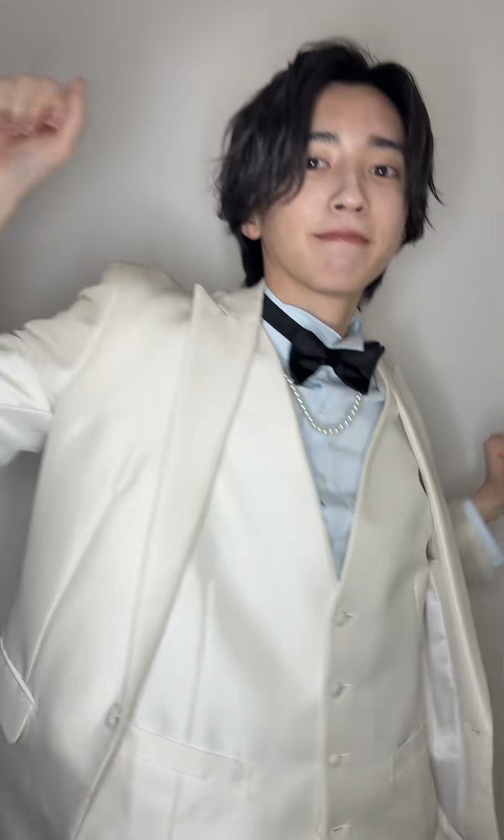 Kumichi_728's tweet photo. Celebrateの白タキシードが眩しい
✨✨
みっちーのお口が可愛いのです🩷

#道枝駿佑 
#Celebrate https://t.co/CdEk4sbWUk