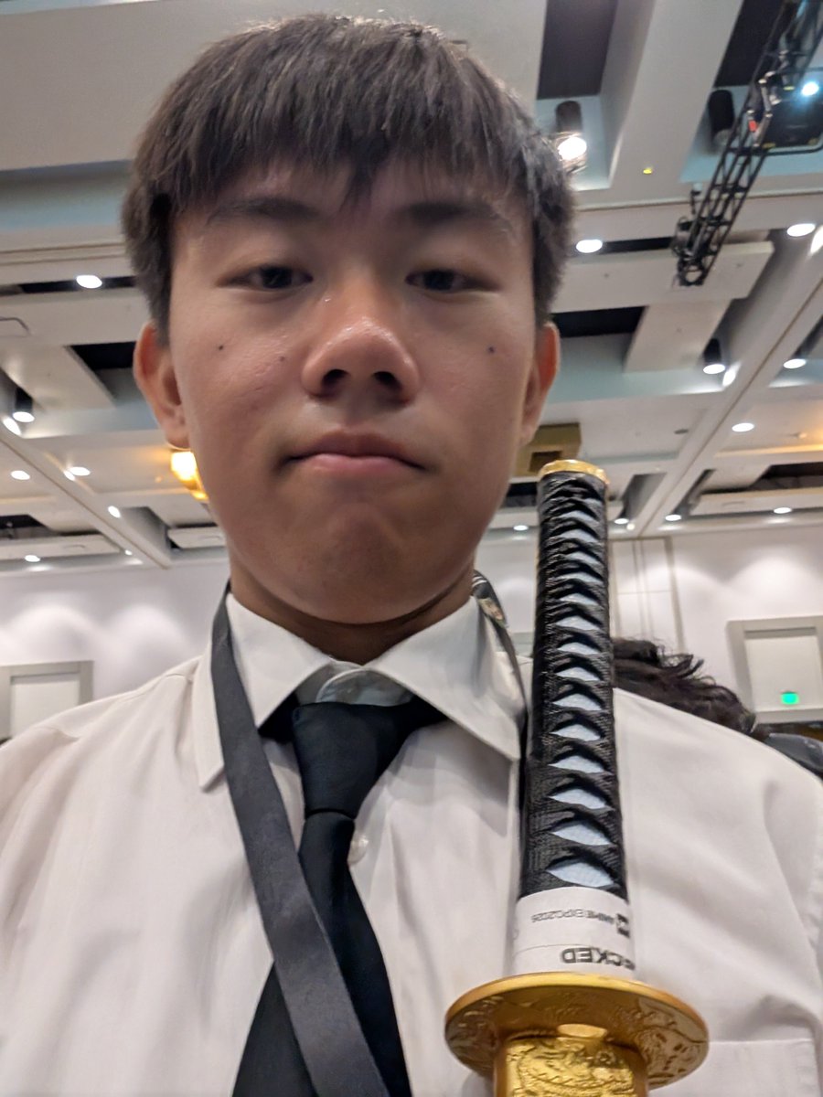 dietman03's tweet photo. @KaguraShiba @NEET_TNT Thank you!! and yes I was the mashiro during the panel! I was also the one responsible for the natsuki air fryer appearance during the panel 🙏🙏🙏

and I would be more than willing to link up if you ever decide to show up to ax! https://t.co/v1C6lORoj1