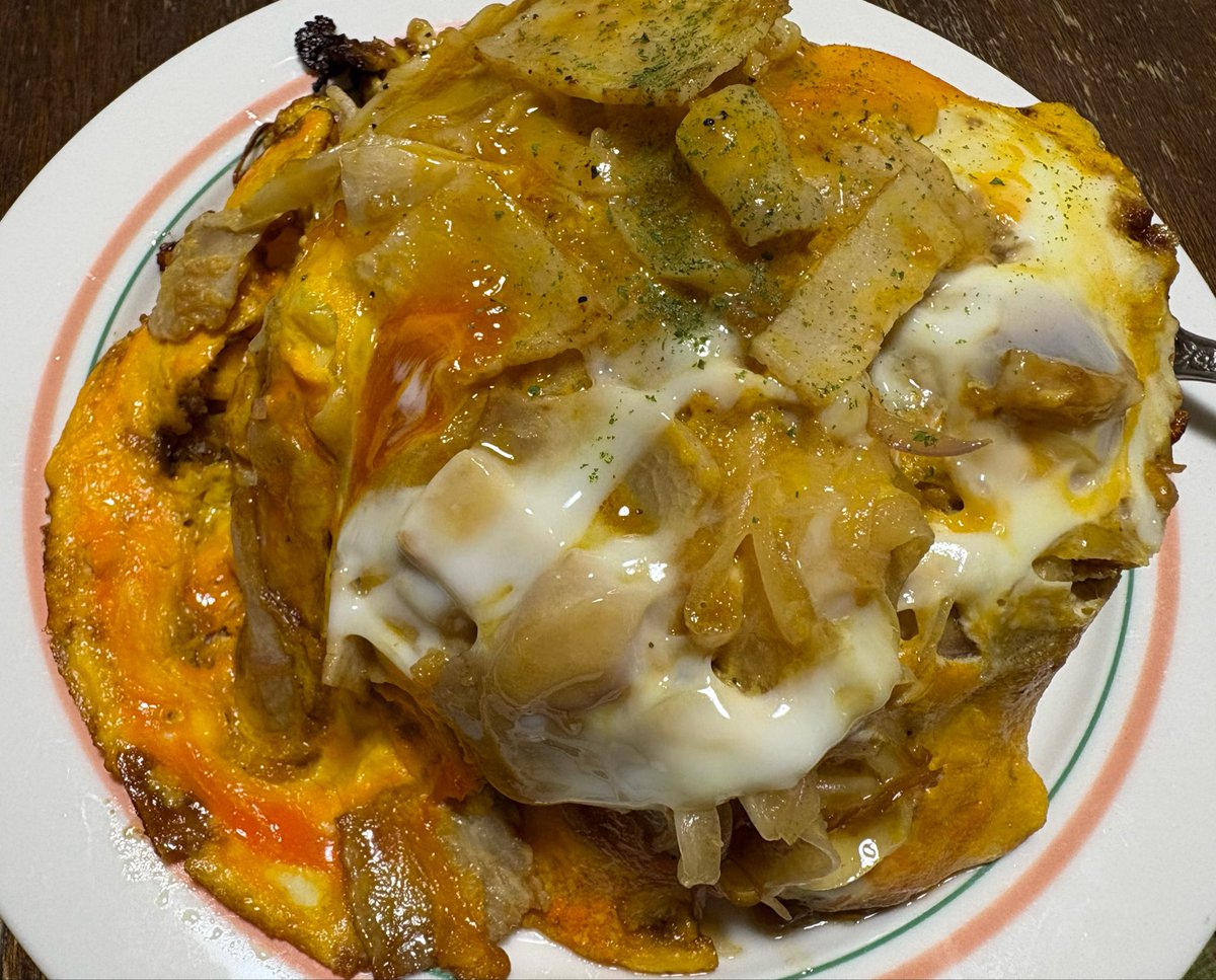 hiro_sud2's tweet photo. 今日のお昼ご飯はベーコンと玉ねぎのなんちゃって親子丼風を作った！
味めっちゃ美味しい*⸜(* ॑꒳ ॑* )⸝*ﾜﾝﾀﾞﾎｫｫｫｫｲ

#れいらに飯テロ https://t.co/7FQzuMFM0l