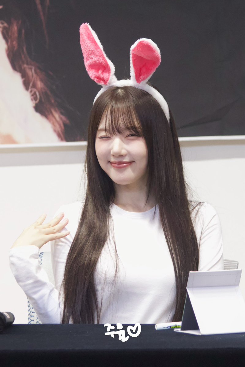 ohyens819's tweet photo. 260706🐰🐱
#예린 #YERIN https://t.co/CcLYdC2Ga7