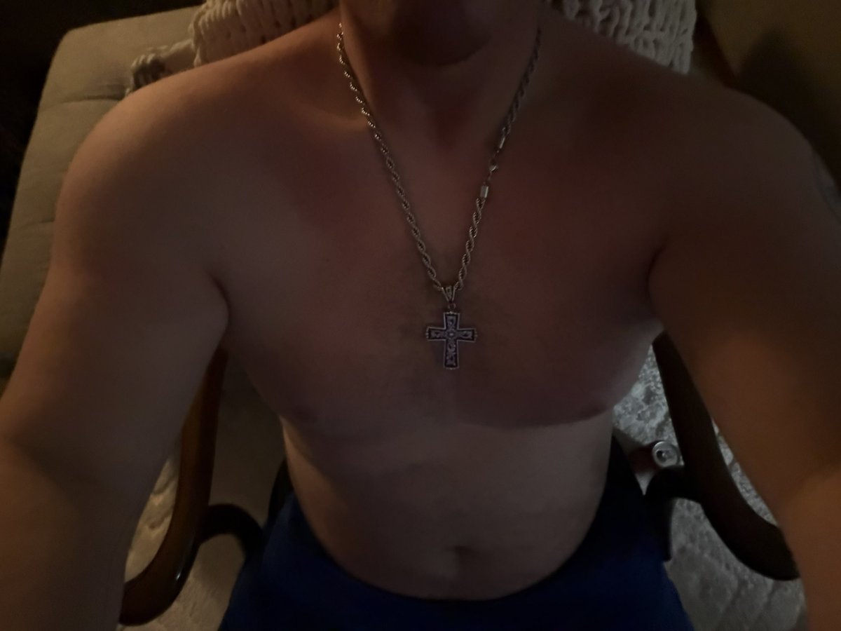 Yvesdvk's tweet photo. You think you’re coming over to get fucked but I just make you listen to bladee https://t.co/iwxigimoNP