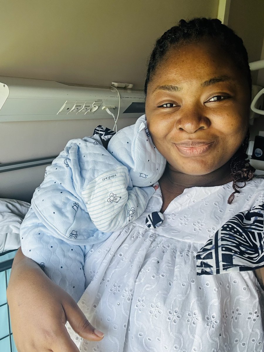 karensimo2's tweet photo. 4 étapes que j’ai franchies avec brio🥹.

Enceinte 🤰🏽 
Maman 
1ere pièce montée de 5 niveaux
1 mois de mon nounours ❤️

Forever grateful🙏🏽 https://t.co/sDu8OpmEWt
