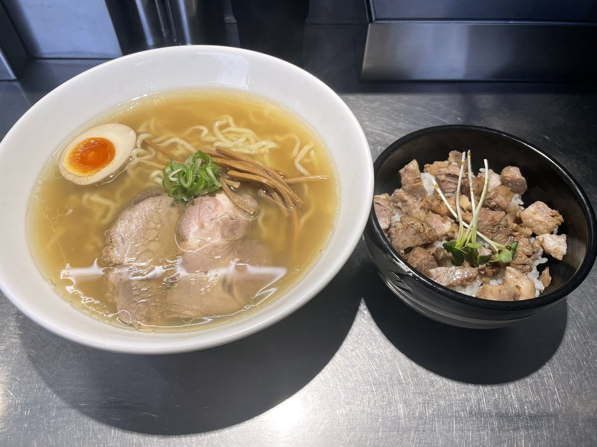 ei0156major's tweet photo. よく行くお店「らあめん吟」
今日は塩ラーメンとチャーシュー丼のセットをいただきました
いつも美味しいらあめんありがとうございます🍜🙏 https://t.co/lwNcXlYVvR