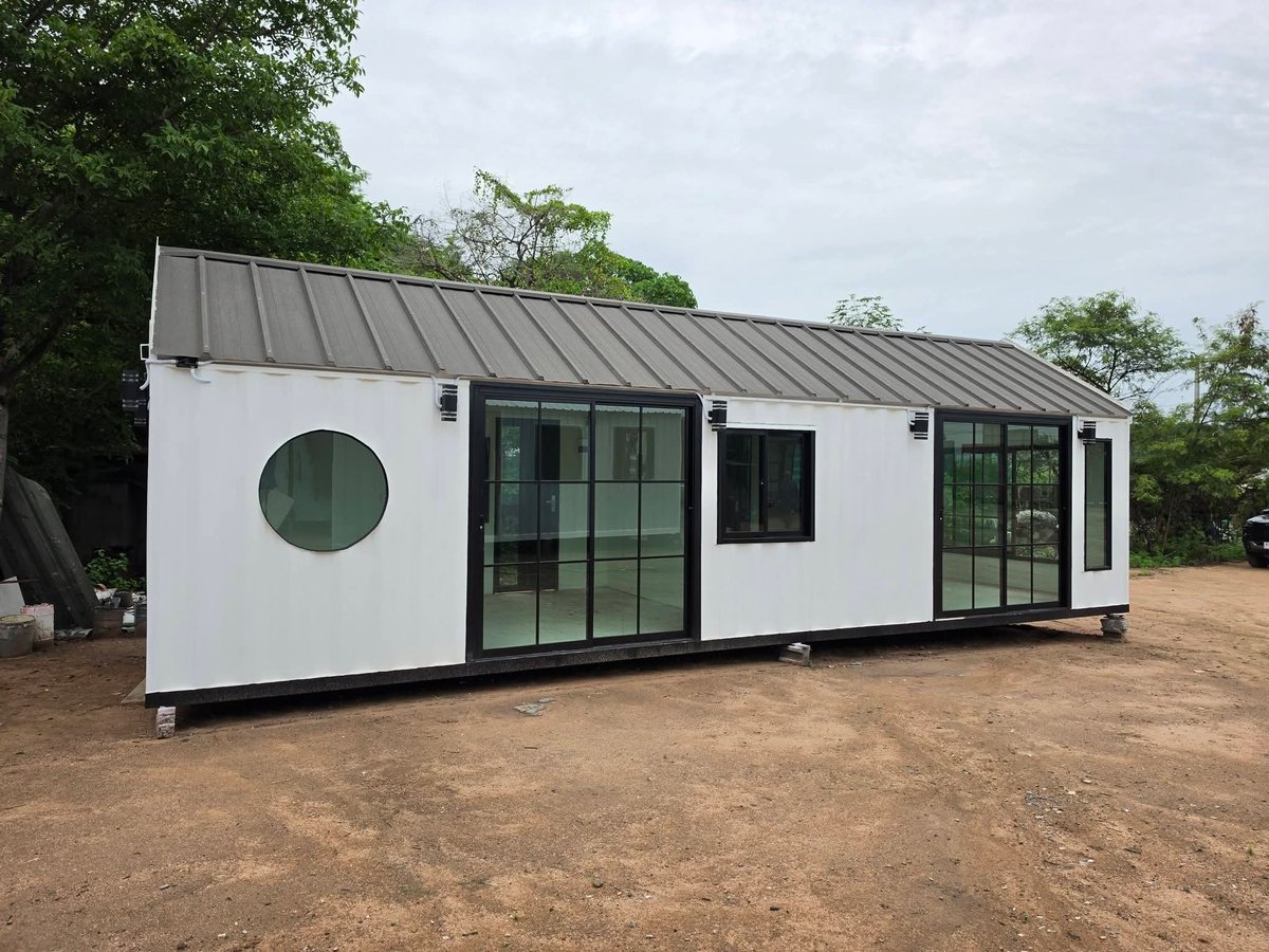 Santa08232871's tweet photo. Upgrade your space! Prefab Container House (3.5×10m) – perfect for a Garden Home, Home Office, or Private Studio.
1 Bedroom  1 Bathroom 1 Living Room Ready to move in for only 280,000 THB
DM  for details! 📦👇#ContainerHouse #HomeOffice #PrefabHome #MinimalistLiving https://t.co/M4woySAFYE