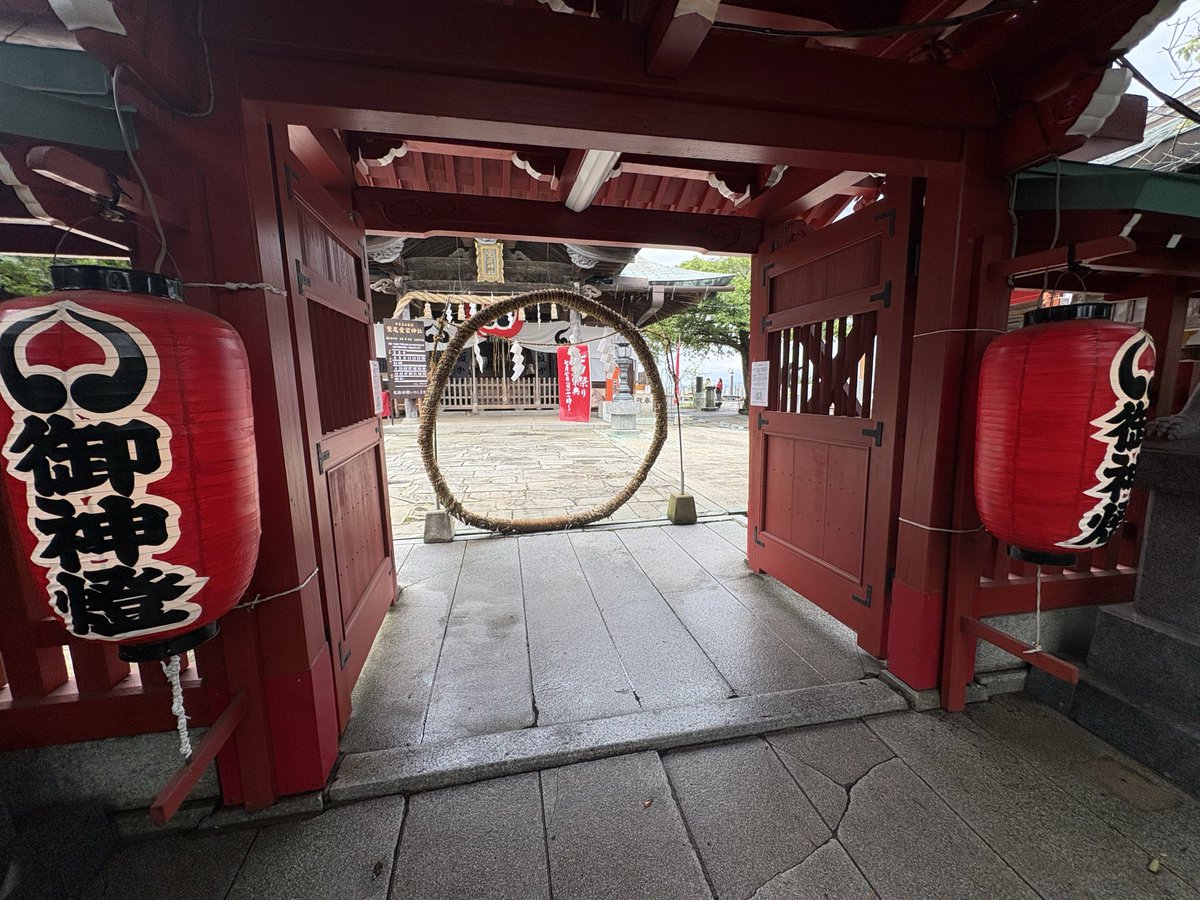 kusunoki_log's tweet photo. 福岡市西区「愛宕神社」⛩️

福岡市内を一望できる愛宕山の山頂に鎮座する、約2,000年の歴史を持つと伝えられる古社。

御祭神は伊邪那岐命・伊邪那美命・火産霊神などで、「日本三大愛宕」の一つとして親しまれています。

境内からは博多湾や福岡タワー、能古島まで見渡せる絶景が広がっています🌳 https://t.co/5jSZbLFO0m