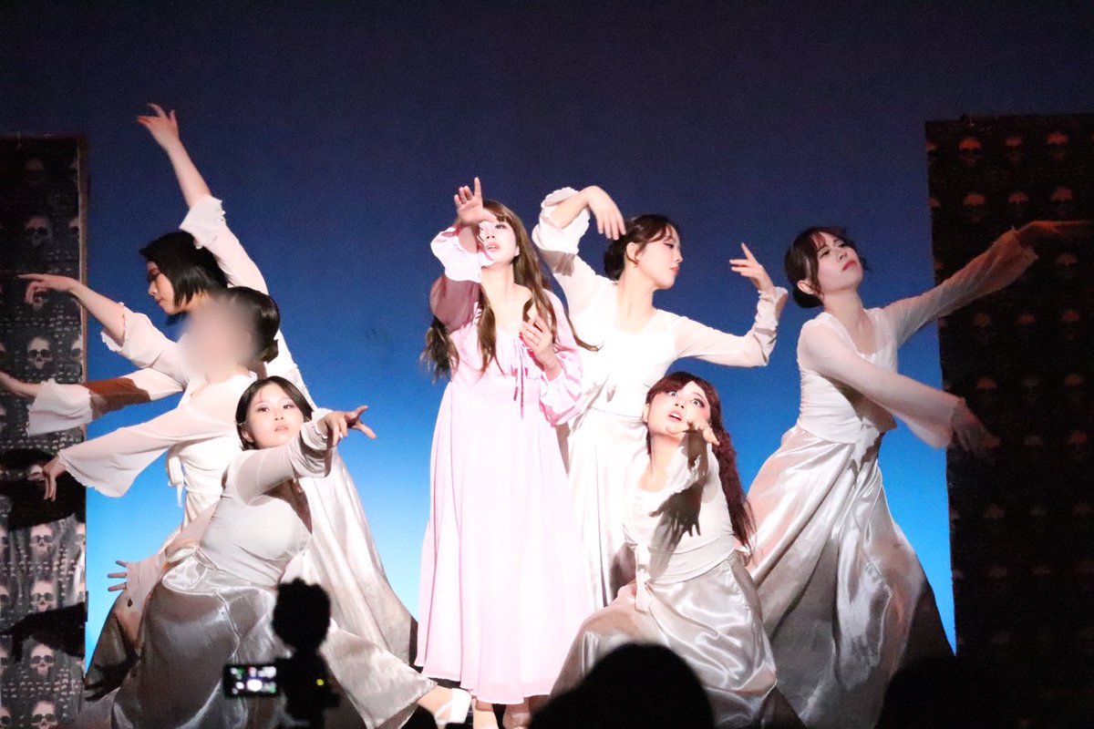 MusicalKyoritsu's tweet photo. 【春公演舞台写真 第6弾🪄】

2026年春公演『マジシャンの憂鬱・𝐉𝐮𝐛𝐢𝐥𝐞𝐞』の舞台写真をお届けします🎶
ご来場くださった皆様、誠にありがとうございました✨️ https://t.co/u2KlOP4KcP