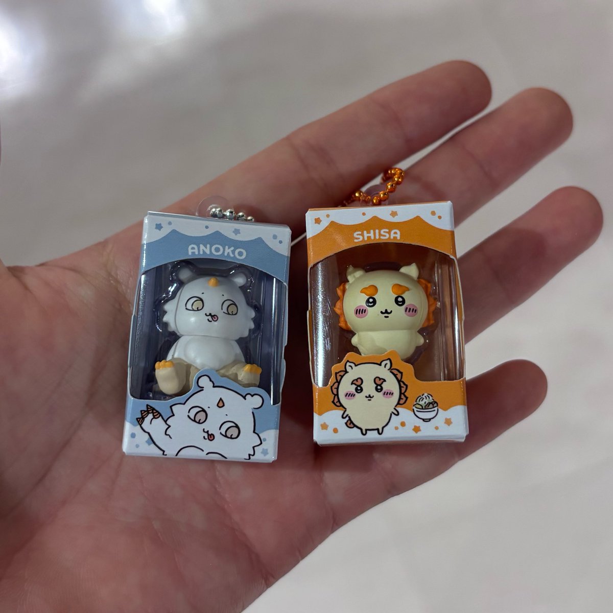 im3102fy's tweet photo. ちいかわ チョコボックス 交換

譲：あのこ　シーサー

求：ハチワレ　古本屋

神戸付近手渡しor郵送
お気軽にお声がけください！ https://t.co/roEEuJDY9X