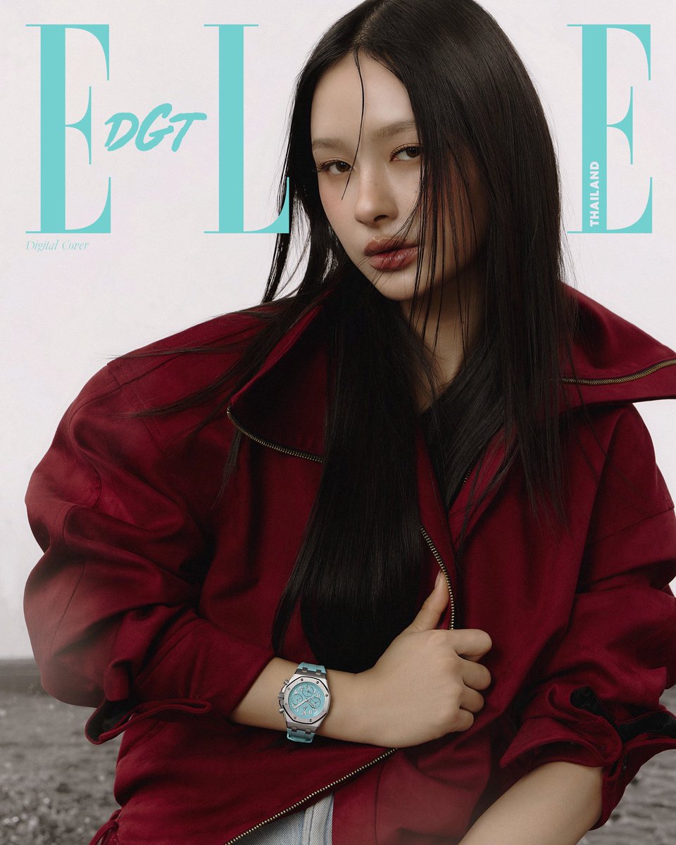 ELLEThailand's tweet photo. #ELLEDigitalCover พบกับ มิ้ลค์ พรรษา @panlyyy ที่เติมเต็มสีสันและความสนุกสนานในช่วงซัมเมอร์นี้บนหน้าปกดิจิทัล ประจำเดือนกรกฎาคม พร้อมด้วยนาฬิกาเฉดสีใหม่ของ Royal Oak Offshore Selfwinding Chronograph จาก @AudemarsPiguet

#ELLEThailand 
#AudemarsPiguet #RoyalOakOffshore #MilkPansa https://t.co/9bDFV3SKMv
