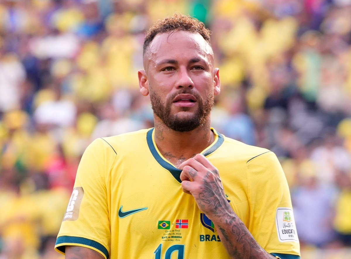 ayubu_madenge's tweet photo. Neymar Jr ametangaza rasmi kustaafu kuichezea timu ya taifa baada ya Brazil kutolewa kwenye World Cup na Norway. Hii ni mara ya kwanza Brazil kushindwa kufika hatua ya robo fainali ya World Cup tangu mwaka 1990. Je Brazil itaweza kurudi tena kwenye ubora wake? https://t.co/CyH7tDWNUW