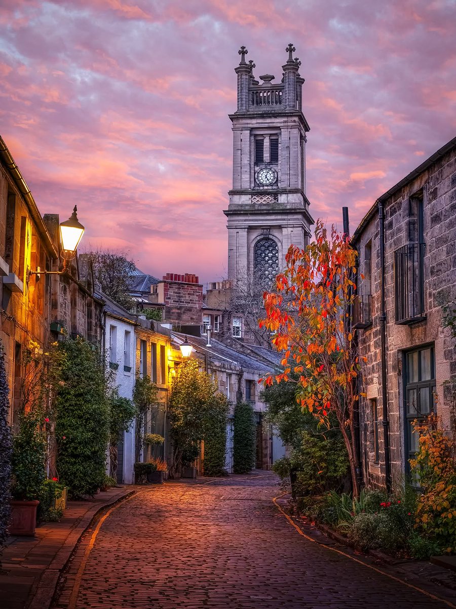 _travel__vibes's tweet photo. Edinburgh, Scotland 🏴 https://t.co/Tx0z1bJRZI