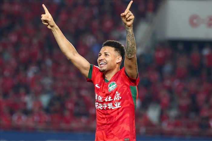 HotpotFootball's tweet photo. BREAKING🚨
According to Chinese media, Felippe Cardoso arrived in China and joined Zhejiang FC. The 27 yo🇧🇷ST was on loan to Henan FC from Akhmat Grozny🇷🇺 last year, with 14 goals & 6 assists in 30 apps. He joined Al-Najma🇸🇦 in Feb, with 4 goals & 4 assists in 14 apps.
#CSL https://t.co/7c6ctajlsl