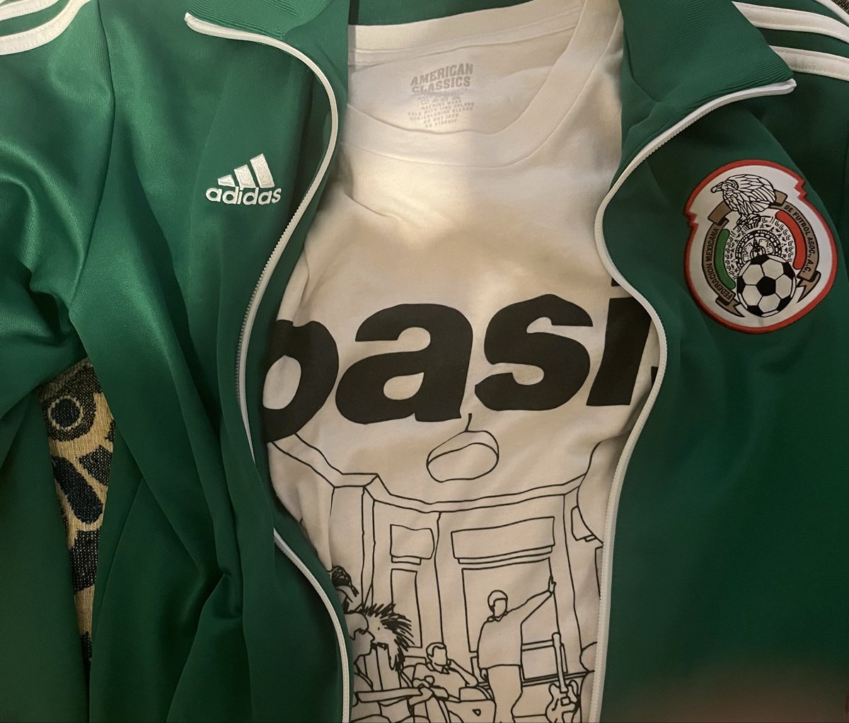 freymaroto's tweet photo. @liamgallagher yo Liam. Good game. Well done England. Viva Mexico https://t.co/akK7mK1QQc