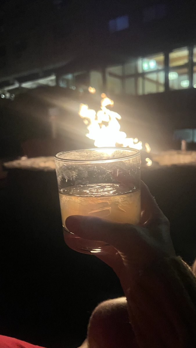 heatsulw's tweet photo. Bourbon on a chilly night https://t.co/GdgKdGEAfZ