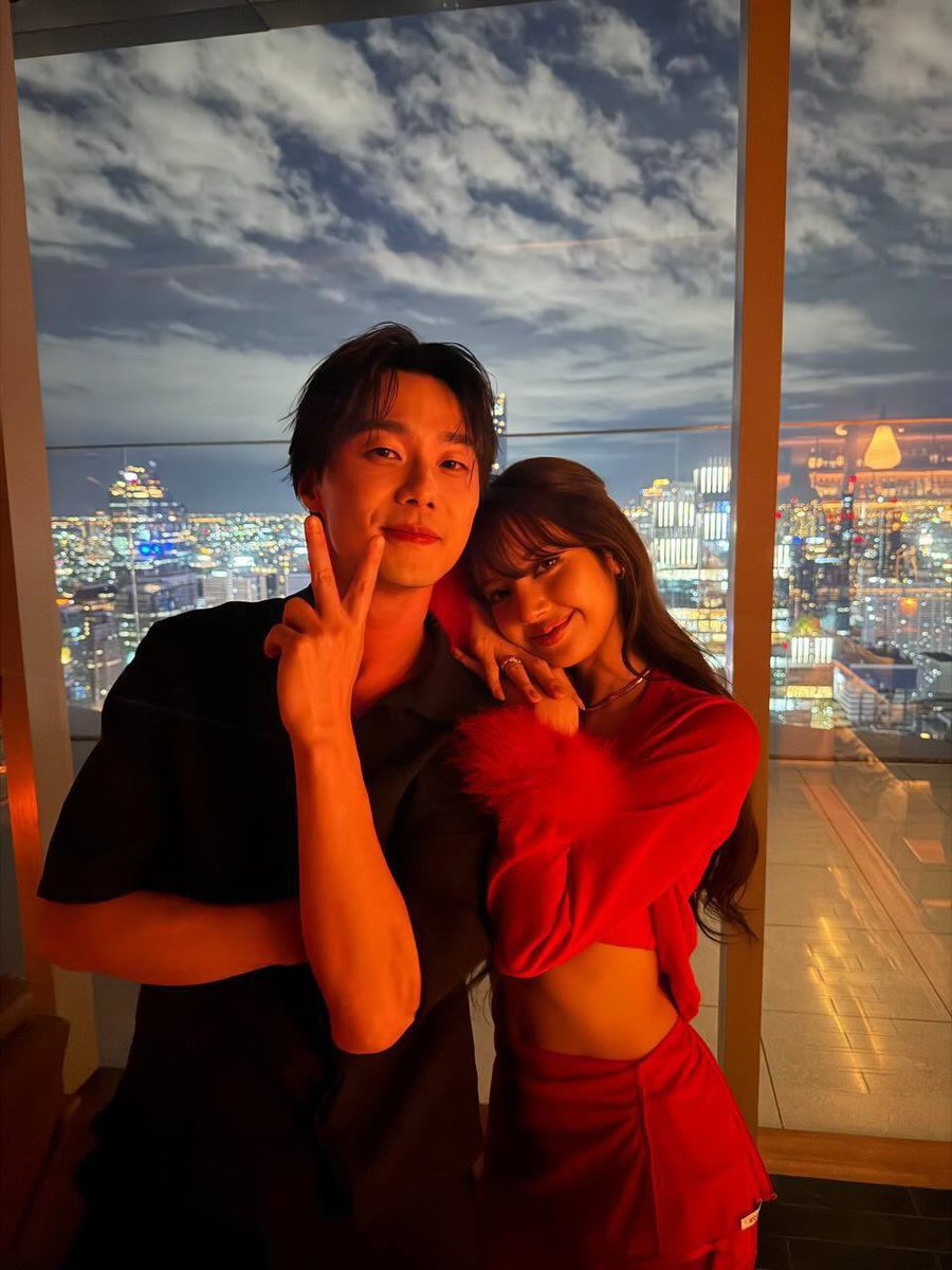 TEAMLISAINDIA's tweet photo. LISA with Patrick

@wearelloud @SHISEIDO_brand

LISA ULTIMUNE STUDIO BKK
#LISAxSHISEIDO 
#LISAwithULTIMUNE https://t.co/WnhCaLdYaE