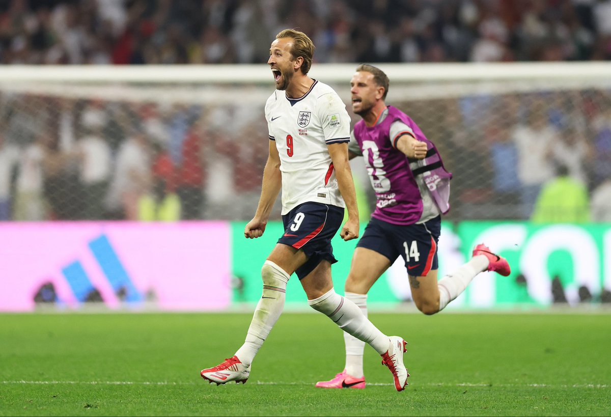HKane's tweet photo. It doesn’t get much better than that! Guts and courage from every single member of this squad. Proud of this team! ❤️🏴󠁧󠁢󠁥󠁮󠁧󠁿 https://t.co/gH5kLEy7KA