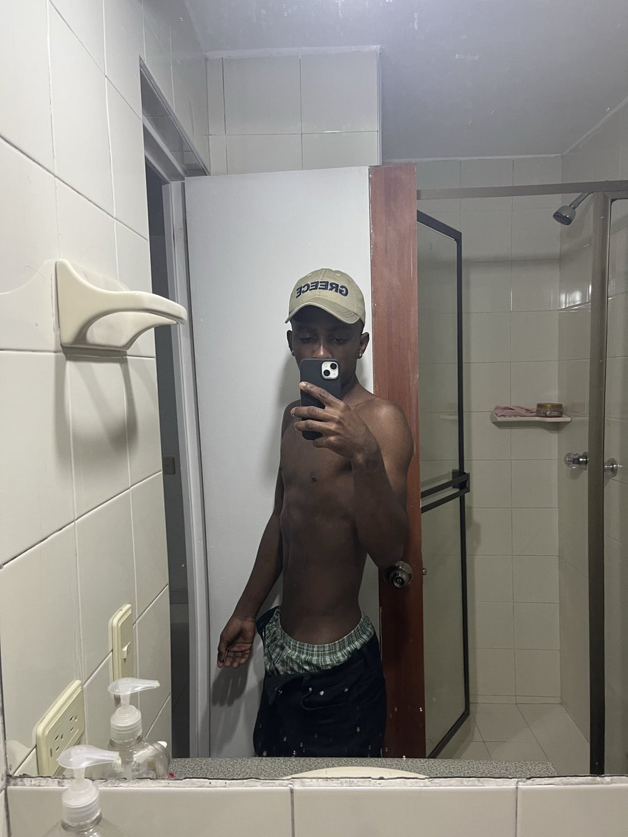 the_tontom's tweet photo. It provokes me to take everything off, share who wants to come and play, let’s go back 🔥 https://t.co/4RGV2Ri7OP