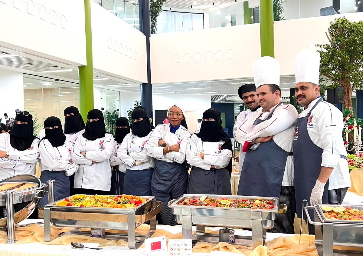 HtmiKSA's tweet photo. Celebrating Sustainable Gastronomy Day at HTMi Saudi Arabia – Jazan Campus

Our trainees took part in an interactive event showcasing a variety of international cuisines while raising awareness about sustainable gastronomy, food security, and healthy nutrition.

Preparing future hospitality professionals with the knowledge to create a more sustainable future.

#HTMiSaudiArabia #SustainableGastronomyDay #Sustainability #FoodSecurity #HospitalityEducation #Jazan
