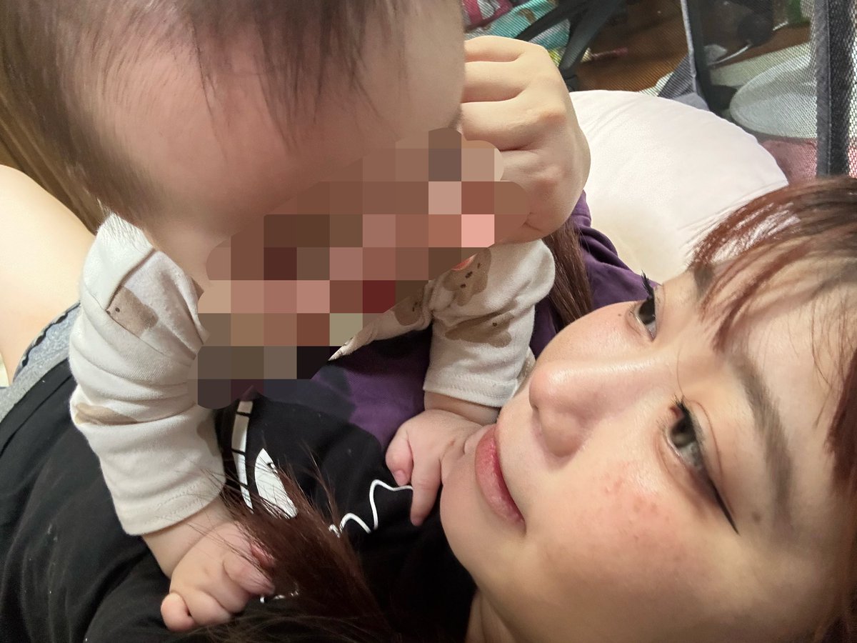 belletan227's tweet photo. いつも上にのられます(　˙-˙　)
可愛いけどねw
今月で8ヶ月！はやい！
ゆーてる間1歳やで🥺 https://t.co/QhGRf8MOI3