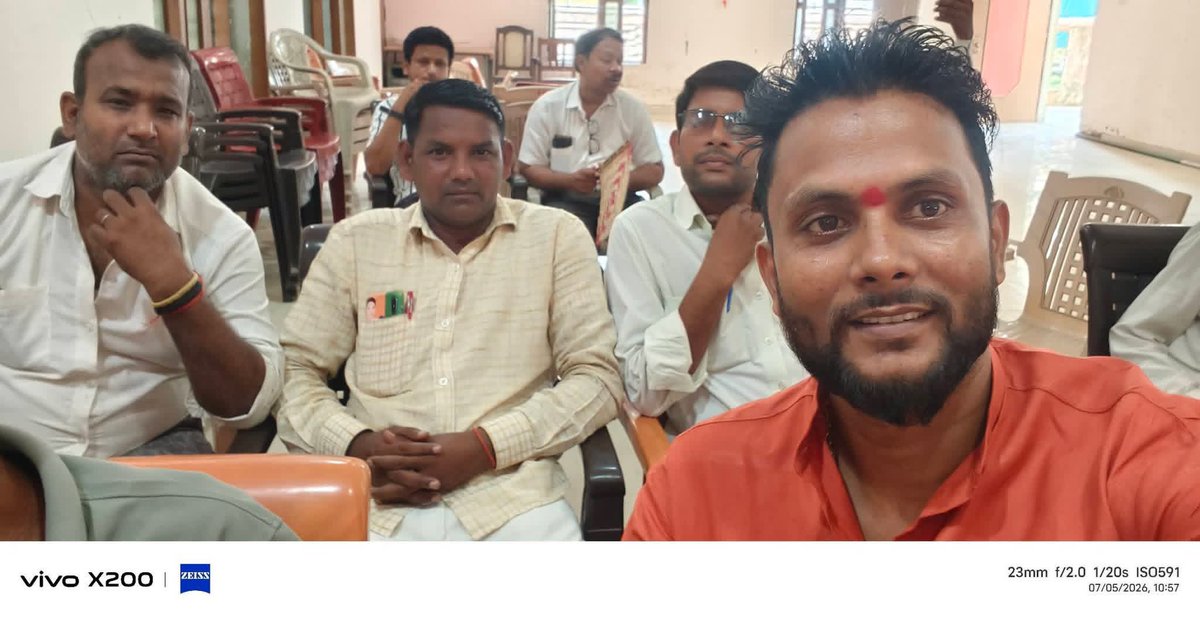 JaiPrakshshahi's tweet photo. मंडल सुकरौली विधानसभा हाटा कि संगठनामक बैठक में उपस्थित रहा https://t.co/BOFlpsx1vb