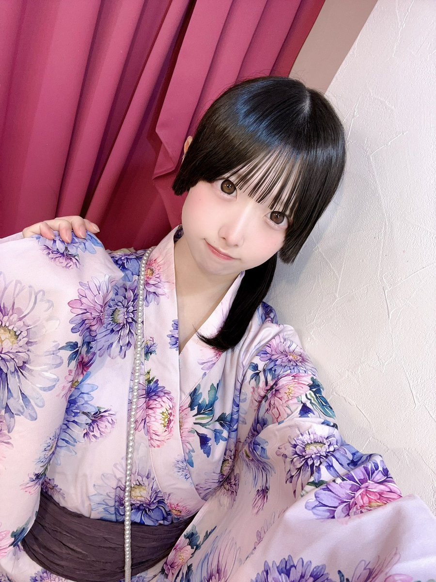 しおりちゃんお給仕開始です🎋