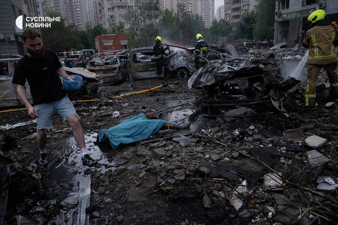 lubinetzs's tweet photo. 11 dead in Kyiv. Russia continues to terrorize Ukraine’s civilian population
On Thursday alone, the bloody hands of the Russian aggressor claimed 30 lives. And last night, Russia killed civilians once again.

❗️Throughout the night, Kyiv endured the sound of incoming missiles and drones, followed by powerful explosions. This cannot continue. The world must act and put an end to this horror. Russia must be held accountable for every life it has taken.