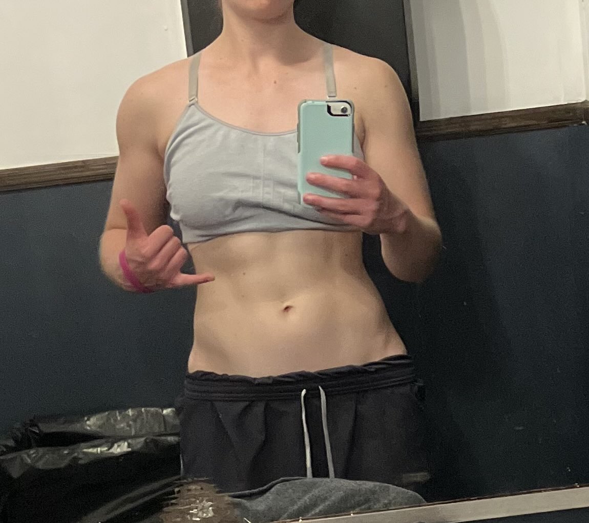 HiMissQuick's tweet photo. IM BACKK I was traveling this weekend. I love seeing friends but mentally I get into such a funk without my routine, honestly just feel very uncomfortable/not myself right now. I wanna scream but I’m just gonna go hard tomorrow instead. https://t.co/IuyPI7ZC6L