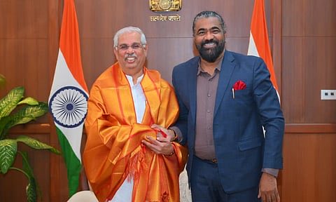 mplazarus's tweet photo. @AVinthehousee Wonder how many Delhi representatives have met the Governor!!! https://t.co/nfec17UkPd