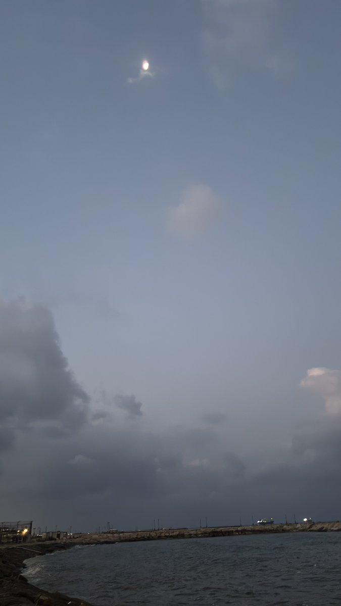 ezzjar's tweet photo. مالكم بطول السالفة كنا ماشين انا وشباب بالشارع دقلي رفيقي ركبو ركبنا
طرطوس ؟ طرطوس
هي بساطة طلعات الشباب 🤣 https://t.co/2WxfNhL2f6