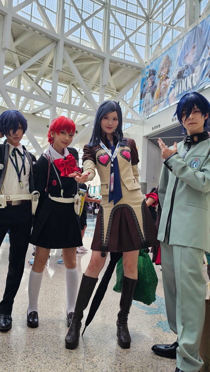 tianshari50819's tweet photo. 第一天在ax碰到了，因为太紧张所以用手机拍的，我还在想居然有这么多Persona的COSER同时出现，是来参加团建吗？没想到是官方请来的，我真是太幸运了…… https://t.co/dMwLemXiMJ