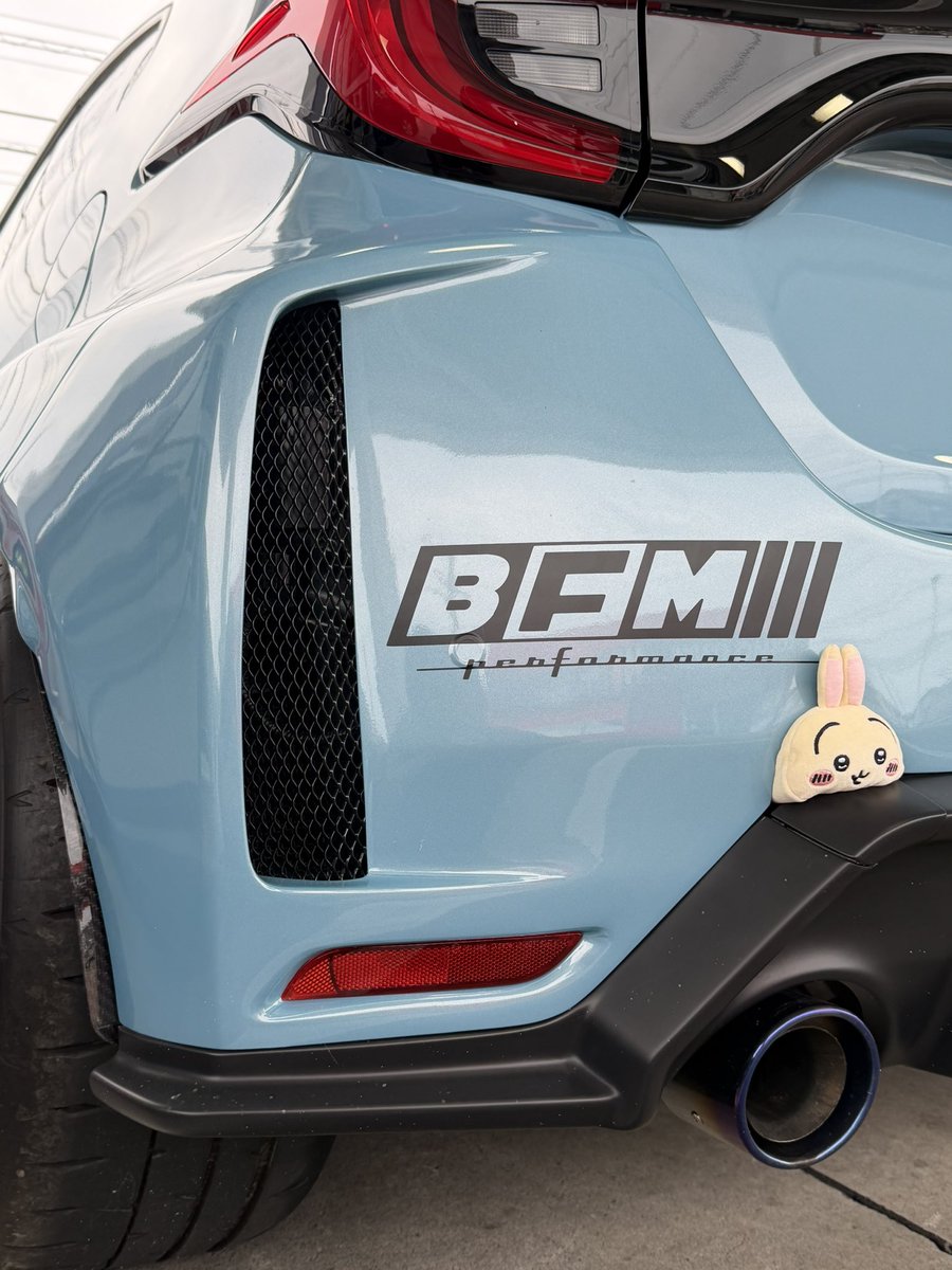 72MN72H's tweet photo. 2か月乗ってないのに車綺麗✨
昼飯ついでに、車も昼飯👌
#BFMPerformance
#ちいかわ
#72Factory https://t.co/jLzVRWKo5D