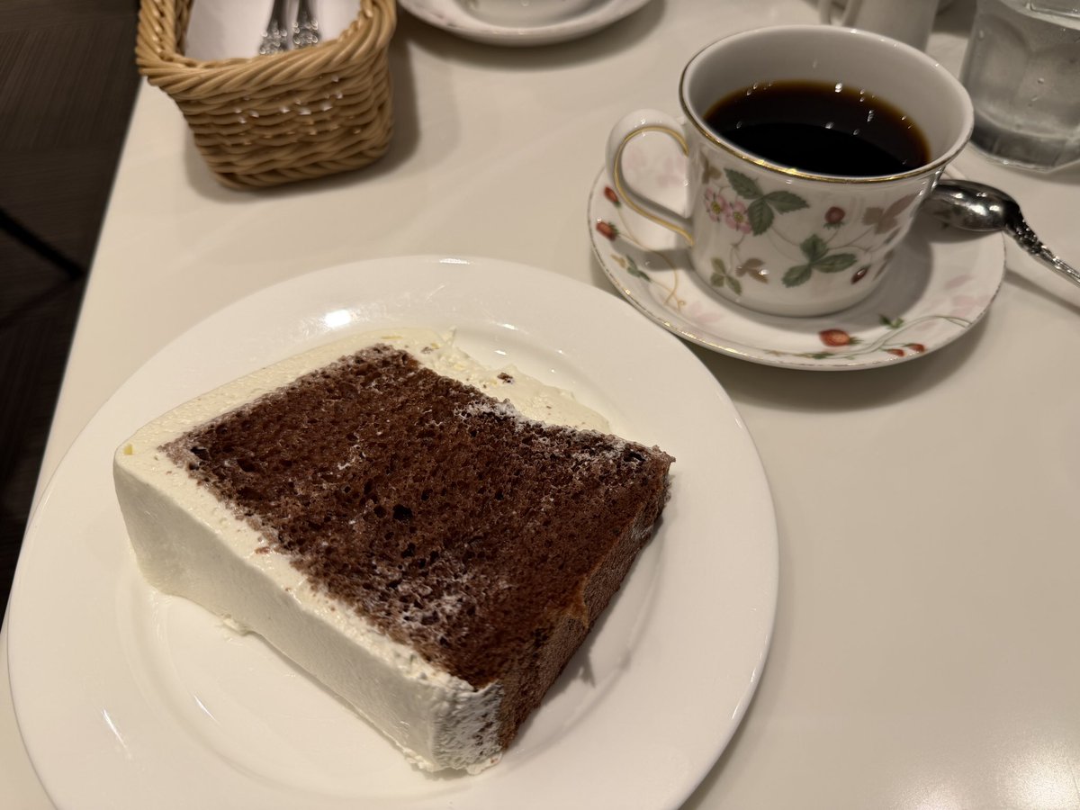 POM_F15J's tweet photo. ( ´ ∀｀)デザート https://t.co/OlMHYv0Nl0