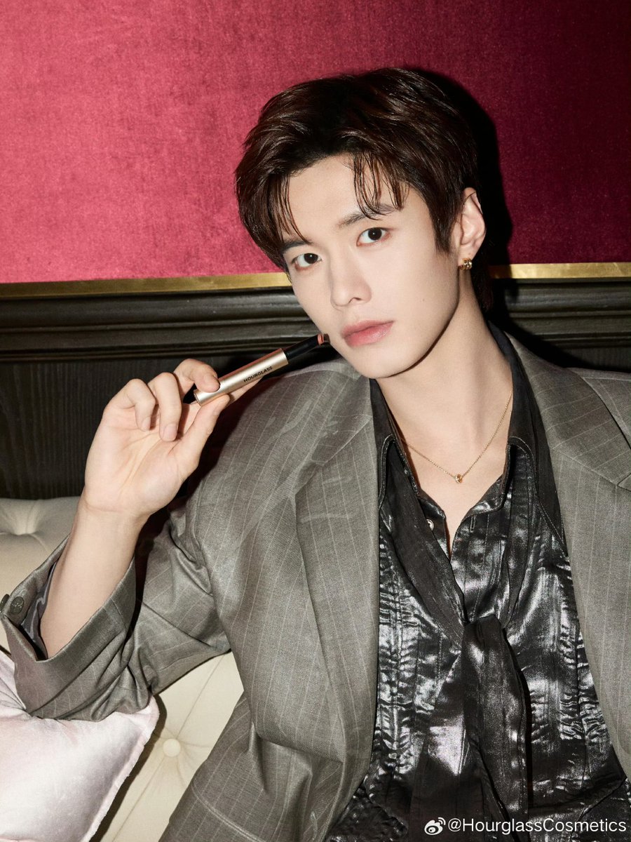 lhinxinc's tweet photo. HourglassCosmetics weibo https://t.co/892iqXqlkE
