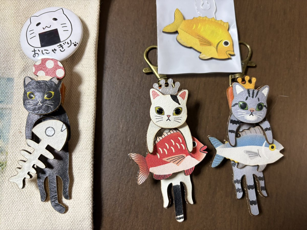 Ritchan358_cat2's tweet photo. #ハッピーキャットマーケット ⑫
へ行ってきました🥰🥰🥰
今回もOKAYU FACTORY様のにゃんこに魅了されすぎました🤤💕そしてまさかのサバ缶3個GET🤣🤣🤣
作家ご本人様よりウチの子に寄せるための模様追加の許可を得ましたので…白猫をごましおにしました☺️たまらん、可愛い💖ありがとうございました🍀 https://t.co/nFfM0yDbzU