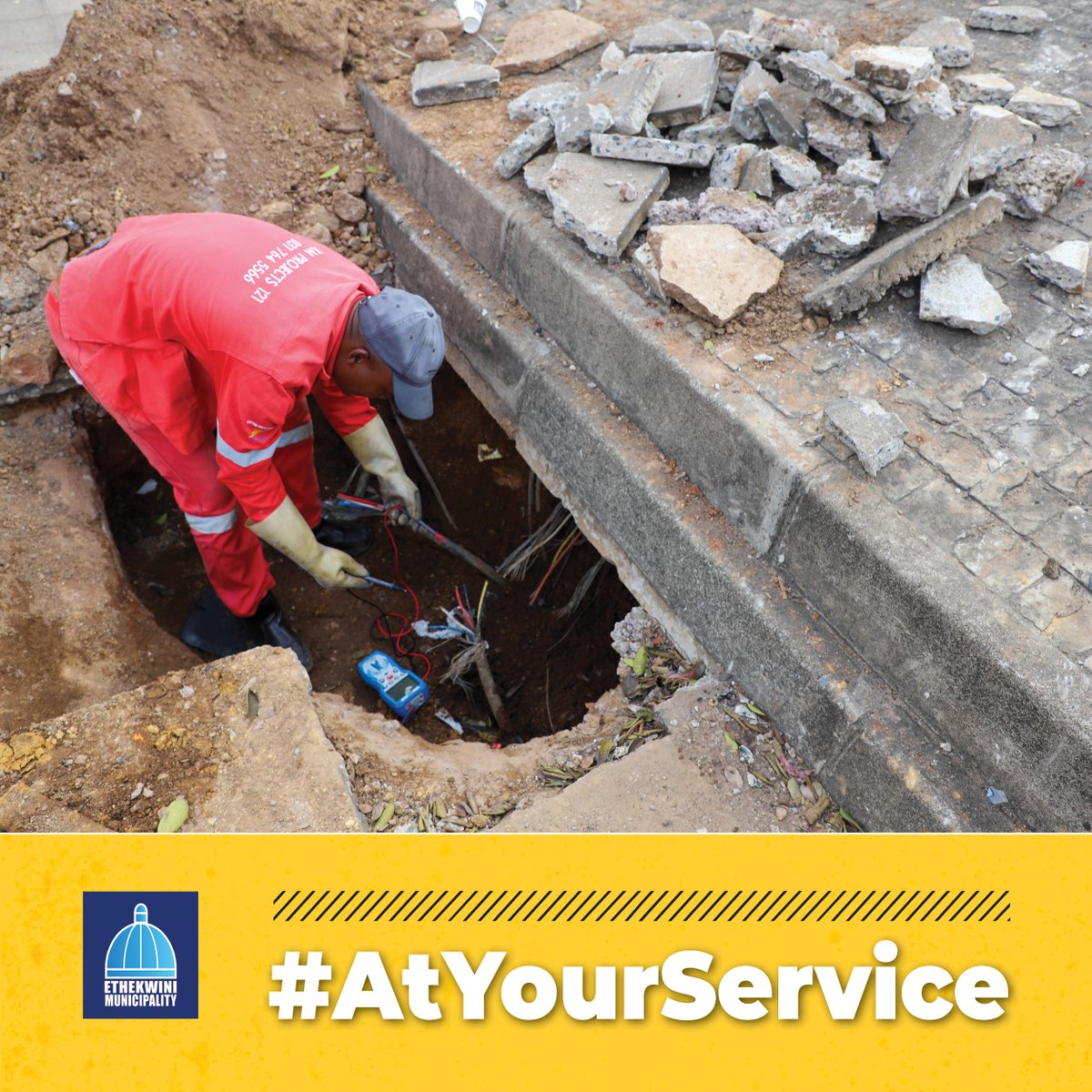 eThekwiniM's tweet photo. Every electrical repair brings communities one step closer to reliable power. eThekwini Municipality teams are fixing faults and creating electrical joints to restore safe, uninterrupted electricity supply.
#ethekwinimunicipality
#atyourservice https://t.co/9mkGBHgDb3