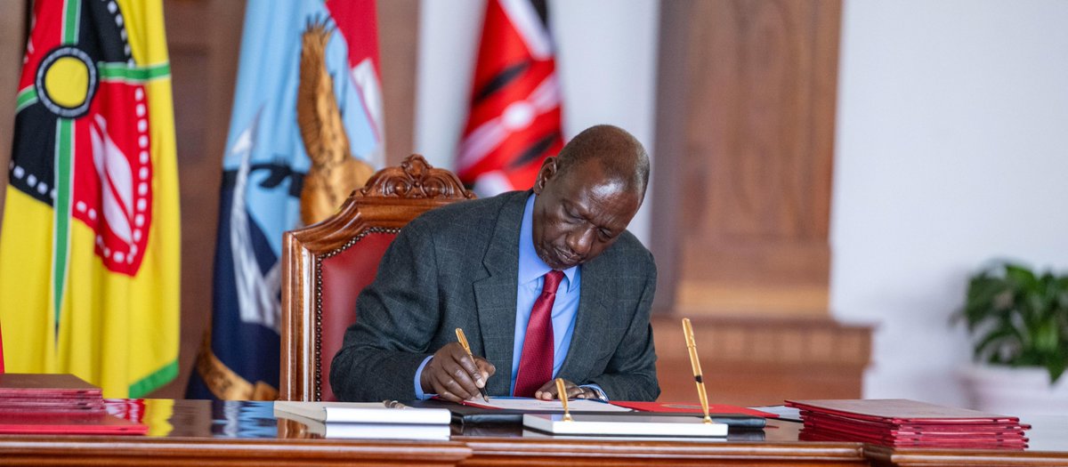SimbaGuliye's tweet photo. A monumental milestone for Kenya's economic future! Massive kudos to President @WilliamsRuto for assenting the Central Bank of Kenya (Amendment) Bill, 2026.
 
This is a masterstroke in economic governance that modernises our monetary policy and builds an ironclad shield around our financial sector. 

Here is why this sweeping reform is a game-changer for every Kenyan and investor:

Taxpayer Protection & Crisis Management - By separating routine monetary operations from Emergency Liquidity Assistance (ELA), the CBK now has a clear roadmap for crises. Restricting ELA strictly to viable, solvent banks means no more reckless bailouts. It safeguards public funds while keeping the banking sector resilient.

Elevating Stability: While maintaining price stability as the primary mandate, formally elevating financial system stability and sound banking regulation as secondary objectives gives the CBK the teeth it needs to police the market aggressively and protect depositors.

Parliamentary Oversight: Aligning the vetting process of Deputy Governors with that of the Governor through National Assembly approval is a huge win for institutional governance, transparency, and accountability at the apex bank.

Gold Reserves & Strategic Growth - Giving statutory clarity to CBK’s authority to trade in gold and precious metals for reserve management is visionary. This aligns Kenya with regional peers like Tanzania, Ghana, and South Africa, while unlocking massive value for our local mining sector.

From institutional training backing for the CBK Institute of Monetary Studies to updating legal frameworks with the Kenya Deposit Insurance Corporation, this law replaces outdated 1983 structures with a forward-looking, global-standard framework.

This is the kind of deliberate, structural transformation that secures long-term economic stability. A job well done, Mr. President!

#FinancialStability #RutoDelivers
@WilliamsRuto 
@_KithureKindiki