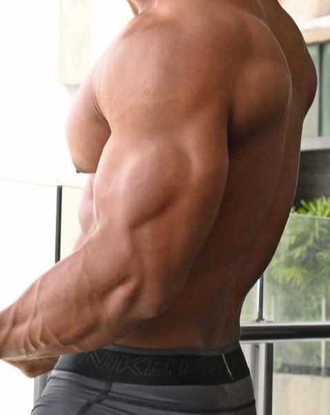 AsianMuscle tweet media