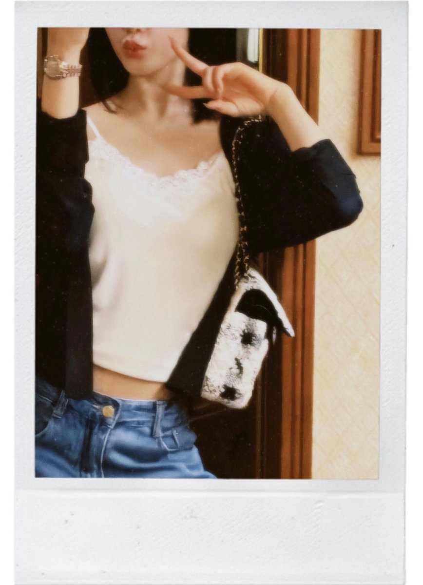 BaemonUpdatesES's tweet photo. Pharita WEVERSE update ✨ #babymonster #baemon #Pharita #PHARITA #pharita #pharitababymonster #pharitabaemon #PharitaBoonpakdeethaveeyod #파리타 #베이비몬스터루카 https://t.co/rjTRH3vvKX