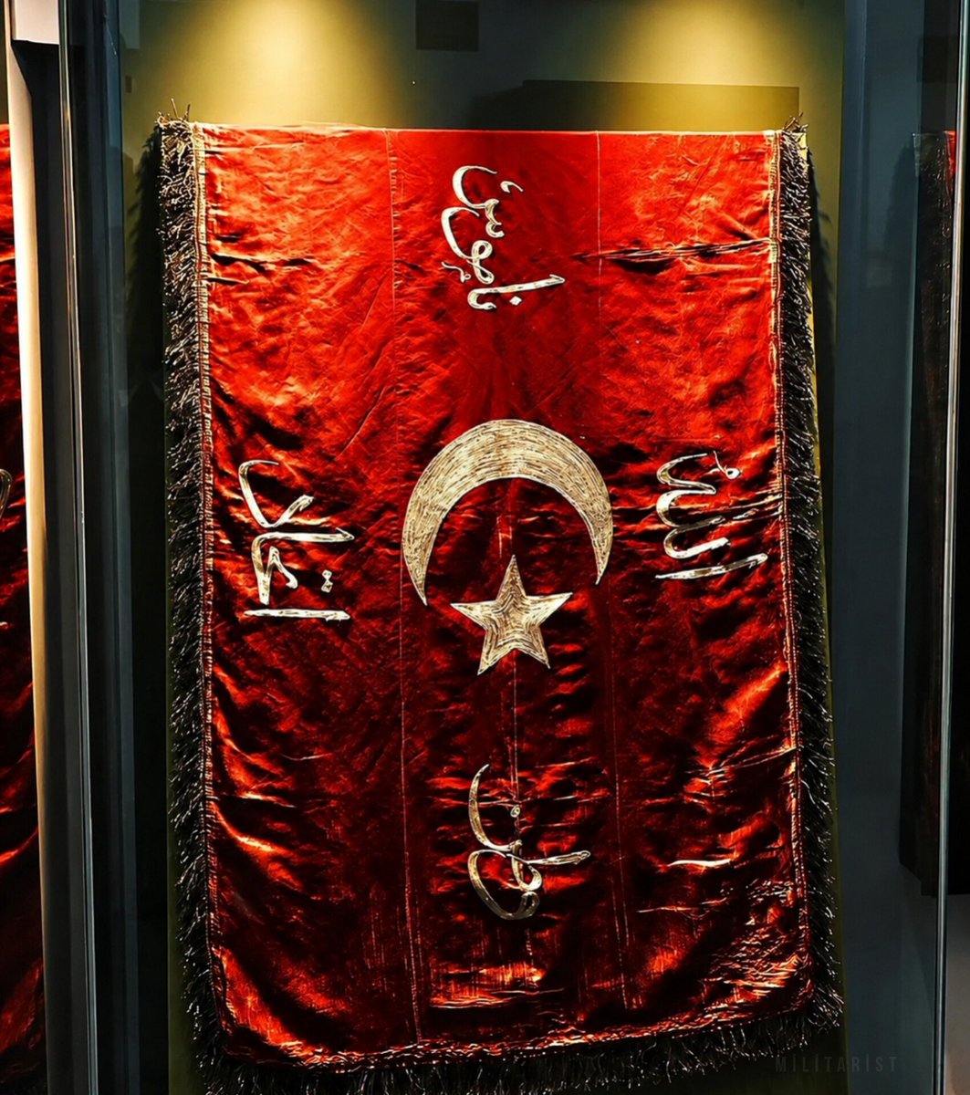 xmilitarist's tweet photo. Üzerinde "Allah, Vatan, Namus, İttihat" yazılı İttihat sancağı. https://t.co/IpMYLx8Rhr