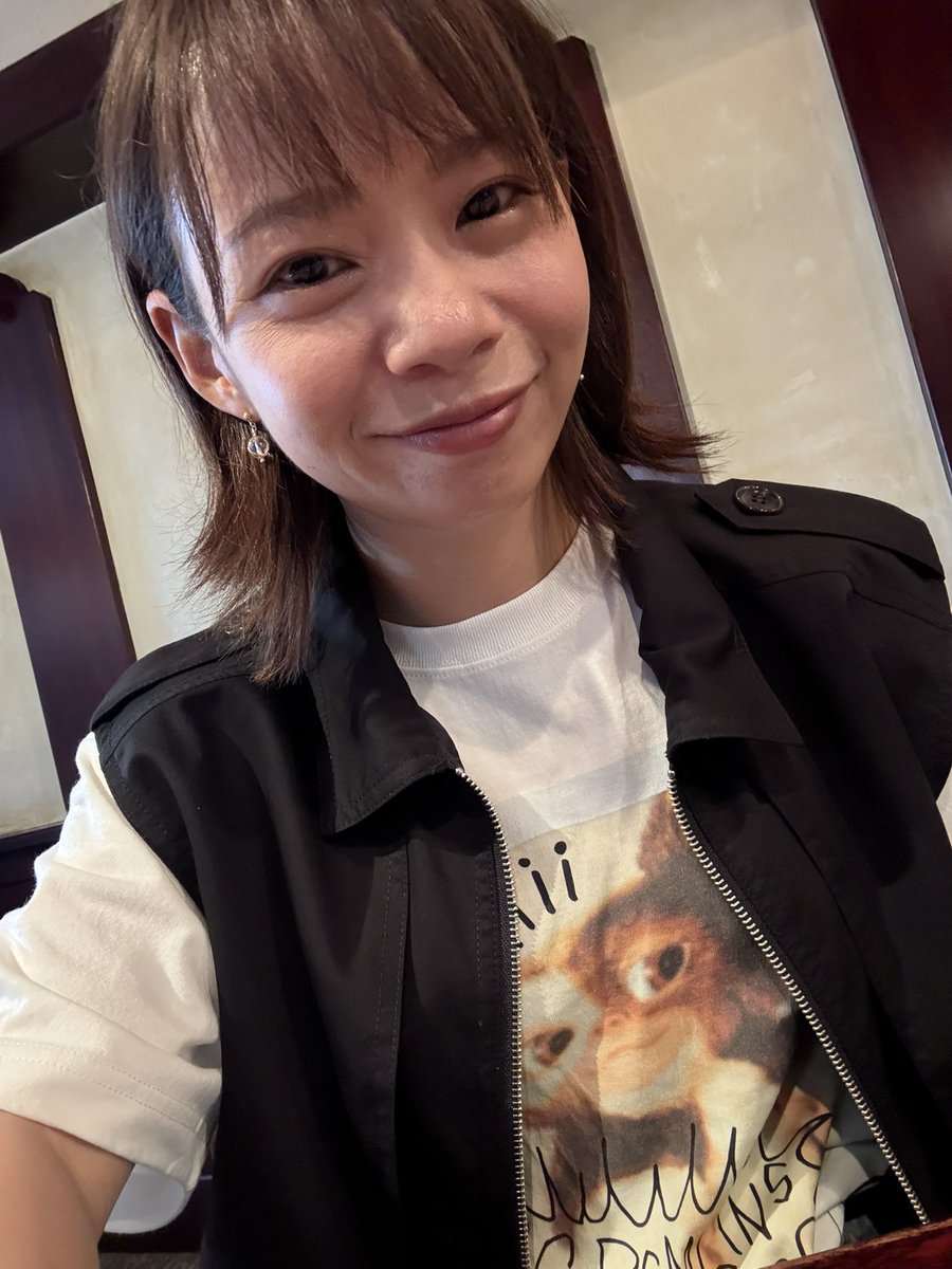 naaaana777's tweet photo. 仕事です。遊びじゃないよ。
オムライス美味しい
そしてギズモはやっぱり可愛い
#ギズモ #似てるらしい #そっくりさん https://t.co/VidPyjOKvA