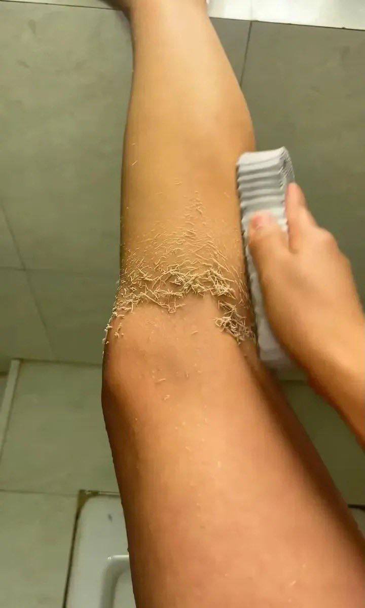 lounoiree's tweet photo. GAK EKSPEK TERNYATA BRUSH + SCRUB INI SEGACOR ITU 😭💗💗 https://t.co/Tc9t03p351
