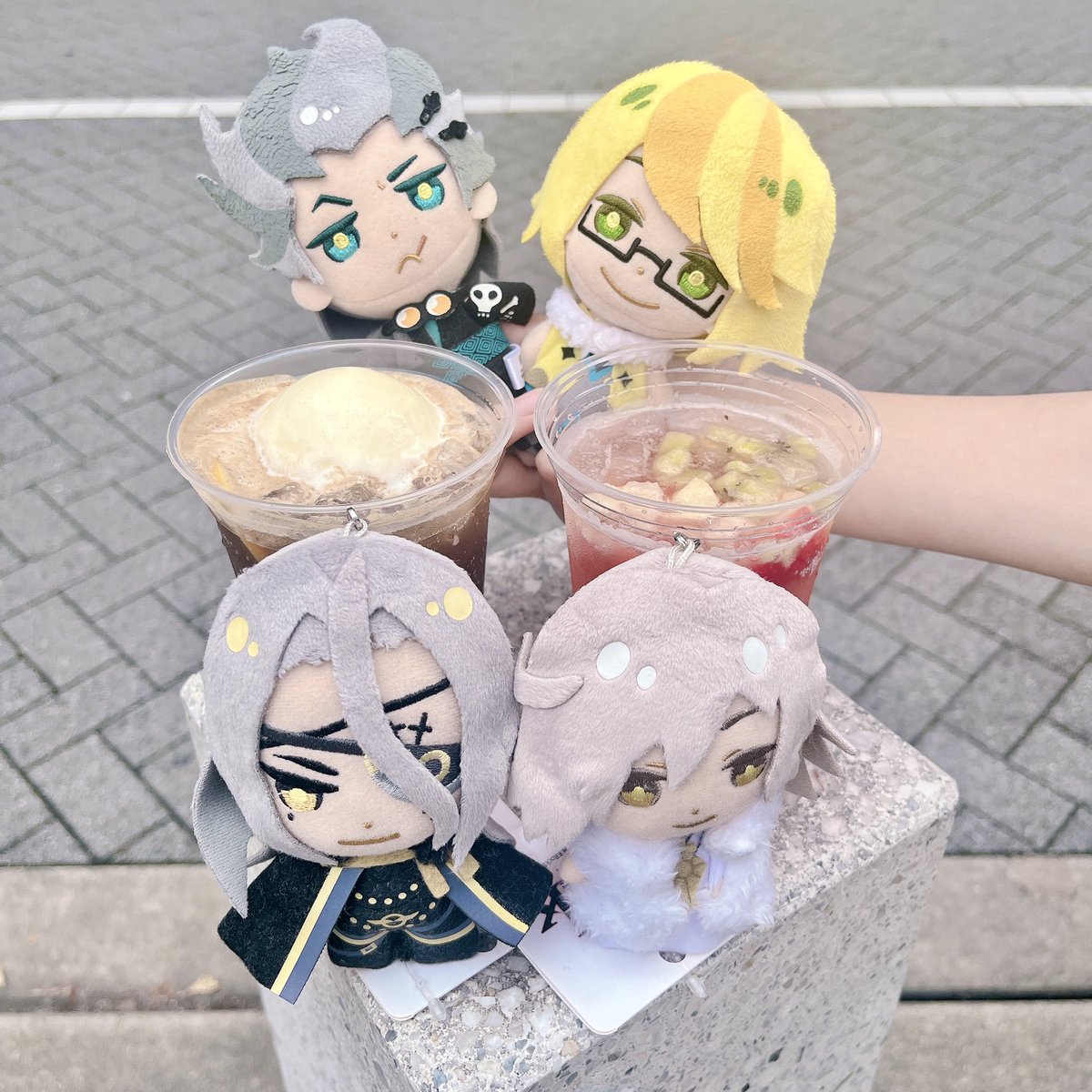 ayarori's tweet photo. だいぶ遅れて作品を好きになったけど、アプリ移植、虚魂、まさかイベントまで参加できるなんてめちゃくちゃ嬉しかった🎸幕末Rockありがとう‼️ https://t.co/NOTQo7vs3x