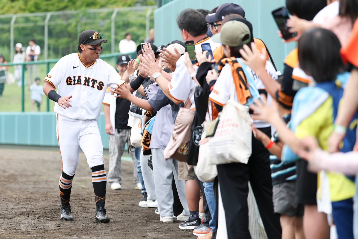 TokyoGiants's tweet photo. 本日7/6、育成選手の #知念大成 選手と支配下選手契約を締結しました㊗

背番号は「94」です👏
https://t.co/vmi9CwAGE8 https://t.co/ubALsoqDPR