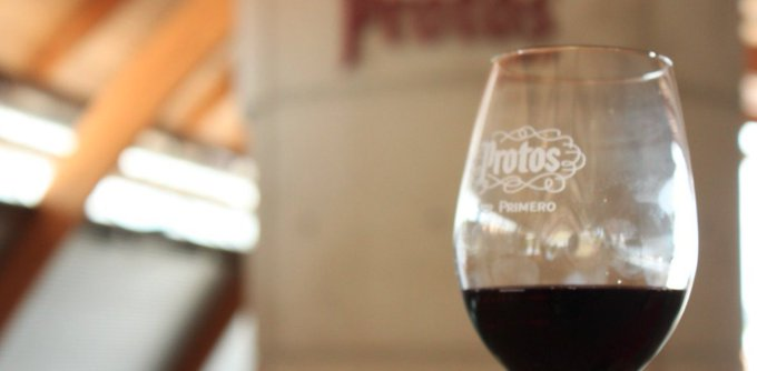 Bodegas_Protos's tweet photo. Para plantarle cara al lunes, nada mejor que una actitud positiva... y una copa del mejor vino. 🍷 ¡Que tengáis una excelente semana por delante! https://t.co/cSaD24LJj7