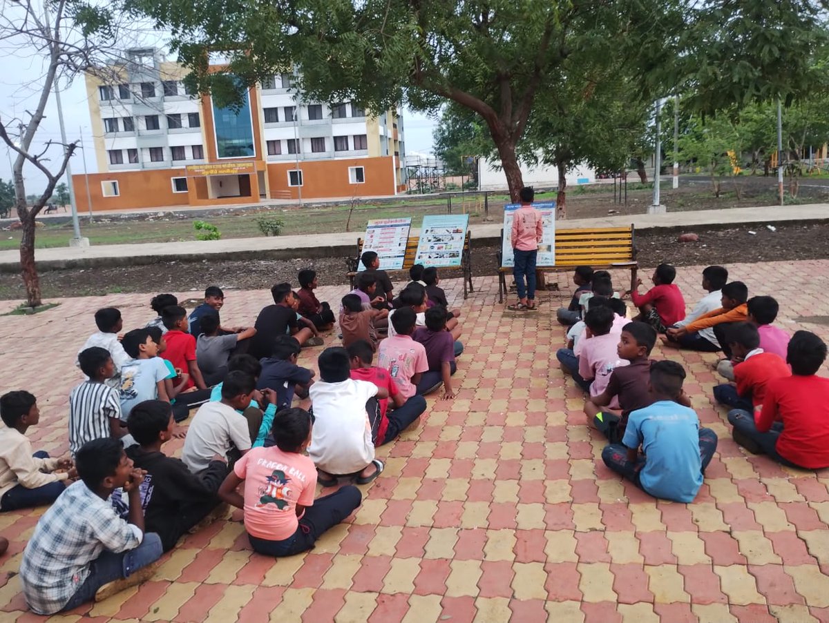 TddPro24's tweet photo. Government Ashram school Hirapur Talni conduct Tobacco free Ashram School awareness among students. @drashokuike_mla @indranilnaik @BansodLeena @CMOMaharashtra @maha_governor @mahashabari @TribalAffairsIn @emrs_nandurbar @EMRS_TITVE @shindedigar @NESTSHQ @SThube66745 https://t.co/s5v9BsXGif