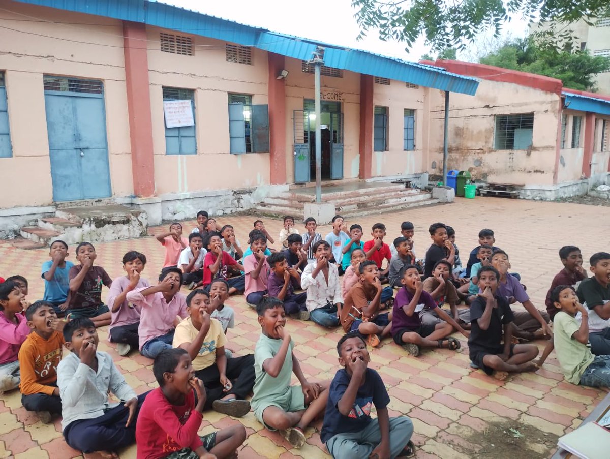 TddPro24's tweet photo. Government Ashram school Hirapur Talni conduct Tobacco free Ashram School awareness among students. @drashokuike_mla @indranilnaik @BansodLeena @CMOMaharashtra @maha_governor @mahashabari @TribalAffairsIn @emrs_nandurbar @EMRS_TITVE @shindedigar @NESTSHQ @SThube66745 https://t.co/s5v9BsXGif