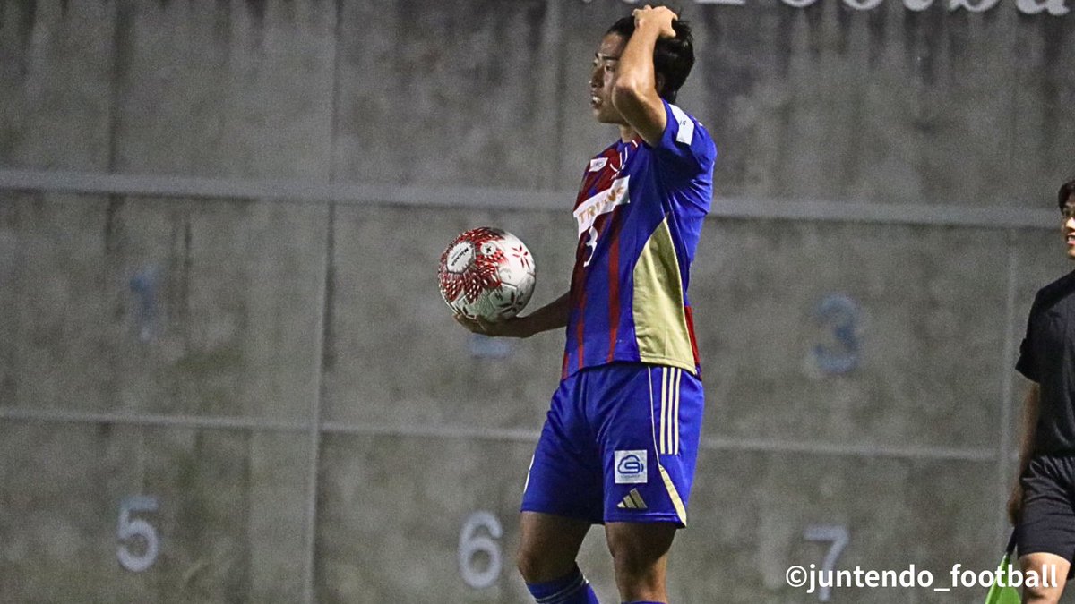 Juntendo_soccer's tweet photo. 🔵𝐏𝐈𝐂𝐊 𝐔𝐏 𝐏𝐇𝐎𝐓𝐎🔴

𝐋𝐄𝐀𝐆𝐔𝐄 𝐃𝐄𝐁𝐔𝐓

3 #竹内大地（3年／帝京高校）
リーグ戦デビューを飾る。
途中出場ながら落ち着いたプレーで勝利に貢献。

#順天堂大学蹴球部
#juntendo_football https://t.co/WmwQUPRuyq