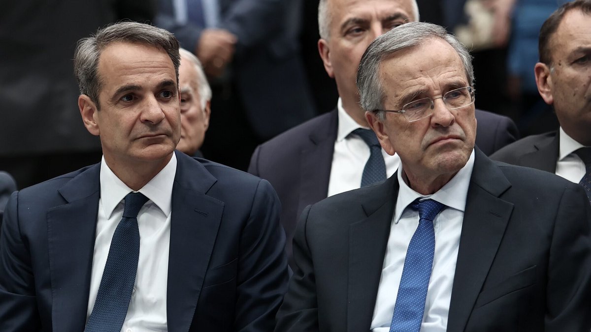 RXRqdEgogik2Z9P's tweet photo. Τελικά την πιο άθλια πολιτική οικογένεια του τόπου μόνο ο Σαμαράς γνωρίζει πώς να την αντιμετωπίζει αποτελεσματικά.
Πρώτα ταπείνωσε τον Κωνσταντίνο Μητσοτάκη τον Σεπτέμβριο του 1993!
Στη συνέχεια ταπείνωσε την Ντόρα Μπακογιάννη στις εσωκομματικές εκλογές της Ν.Δ. τον Νοέμβριο του 2009!
Το κύκνειο άσμα του εις βάρος της Αγίας Οικογένειας θα γραφεί στις επόμενες εκλογές, όπου θα ταπεινώσει τον Κυριάκο Μητσοτάκη!
Ο Αντώνης έχει τον τρόπο...
Ο Αντώνης ο Μητσοτακοφάγος!!!
Ο Αντώνης μας...